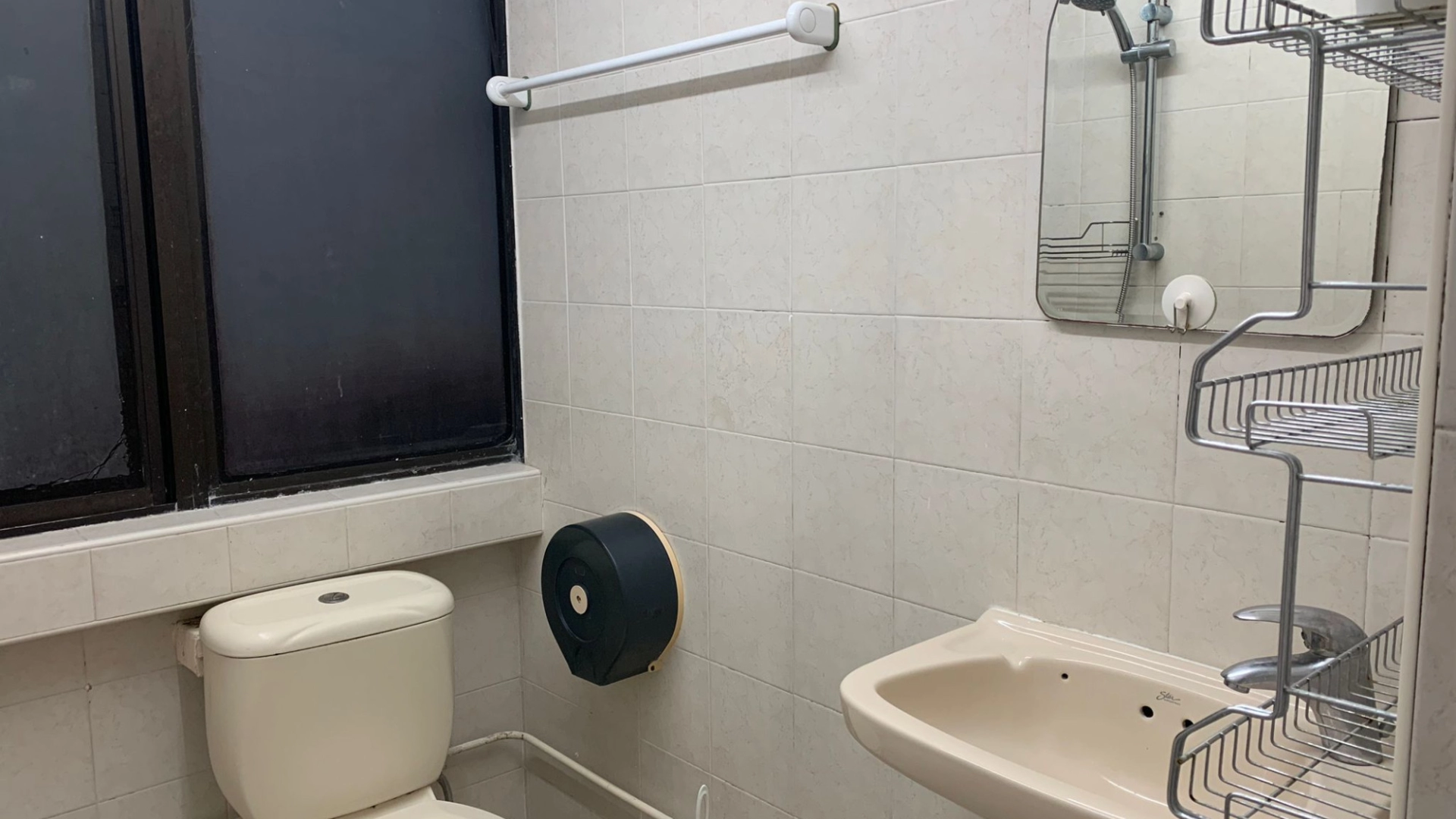 Lucky Plaza Apartments