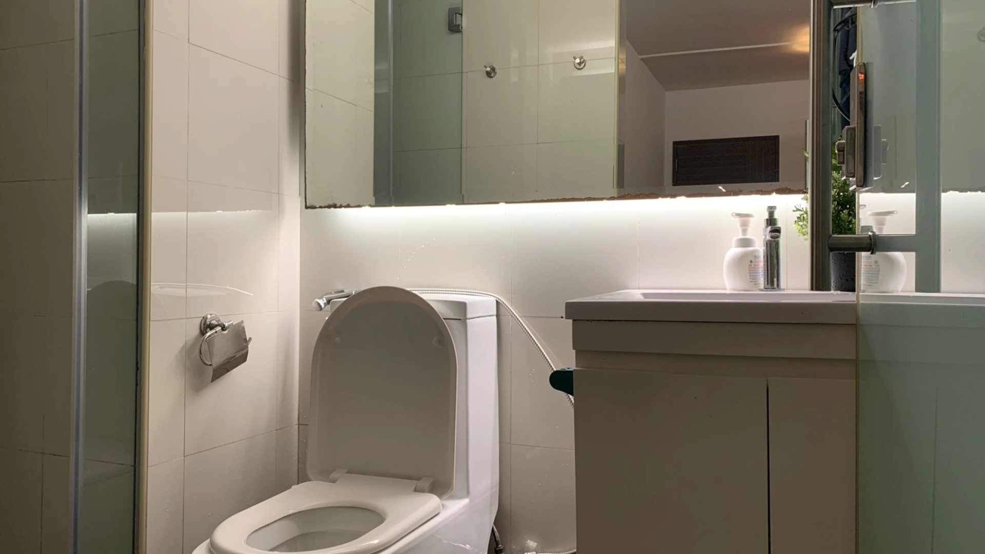 Lucky Plaza Apartments