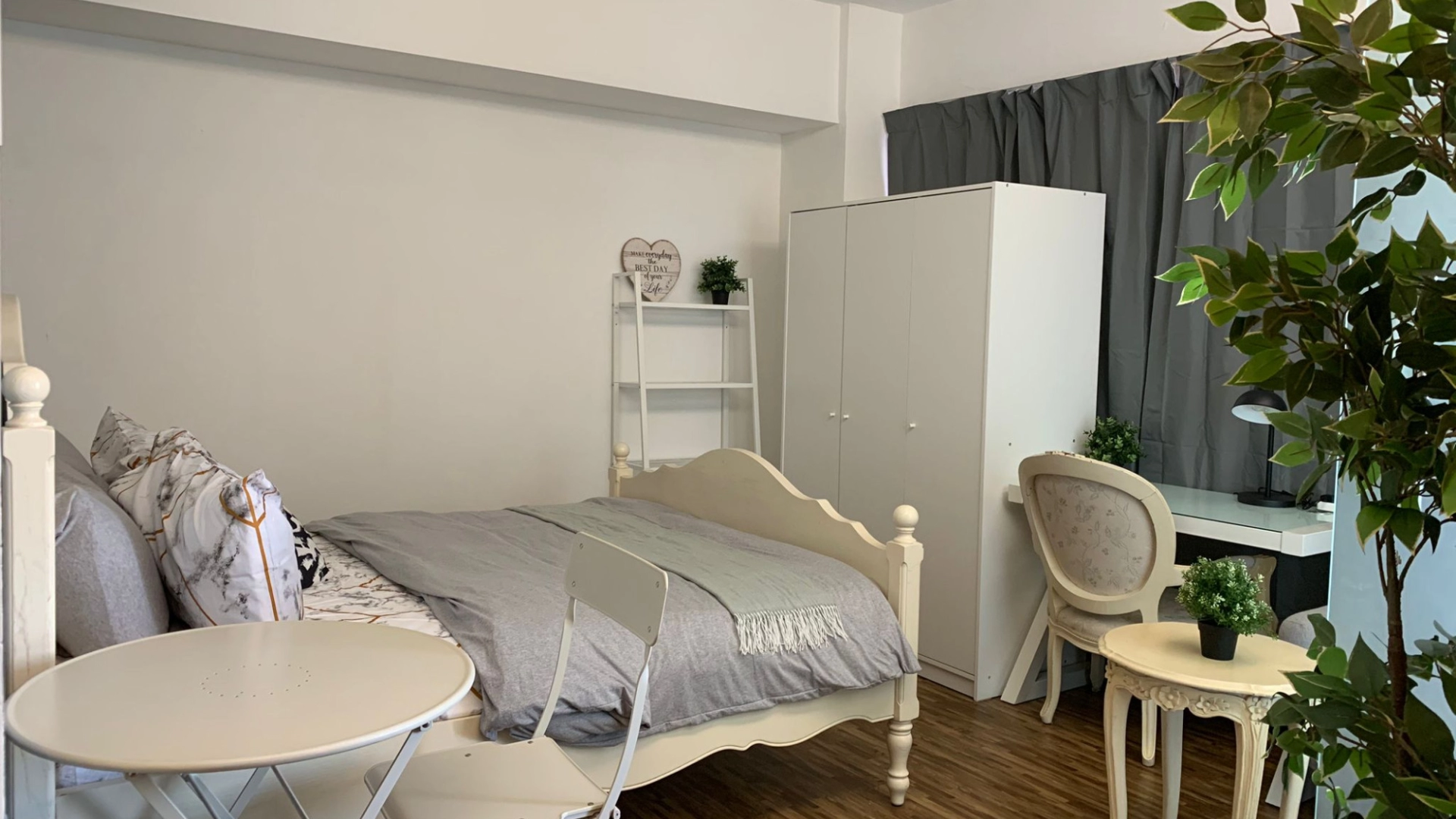 Lucky Plaza Apartments