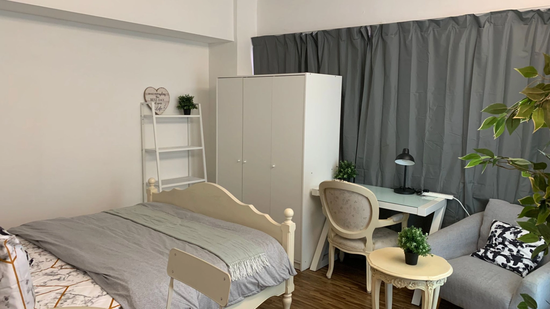 Lucky Plaza Apartments