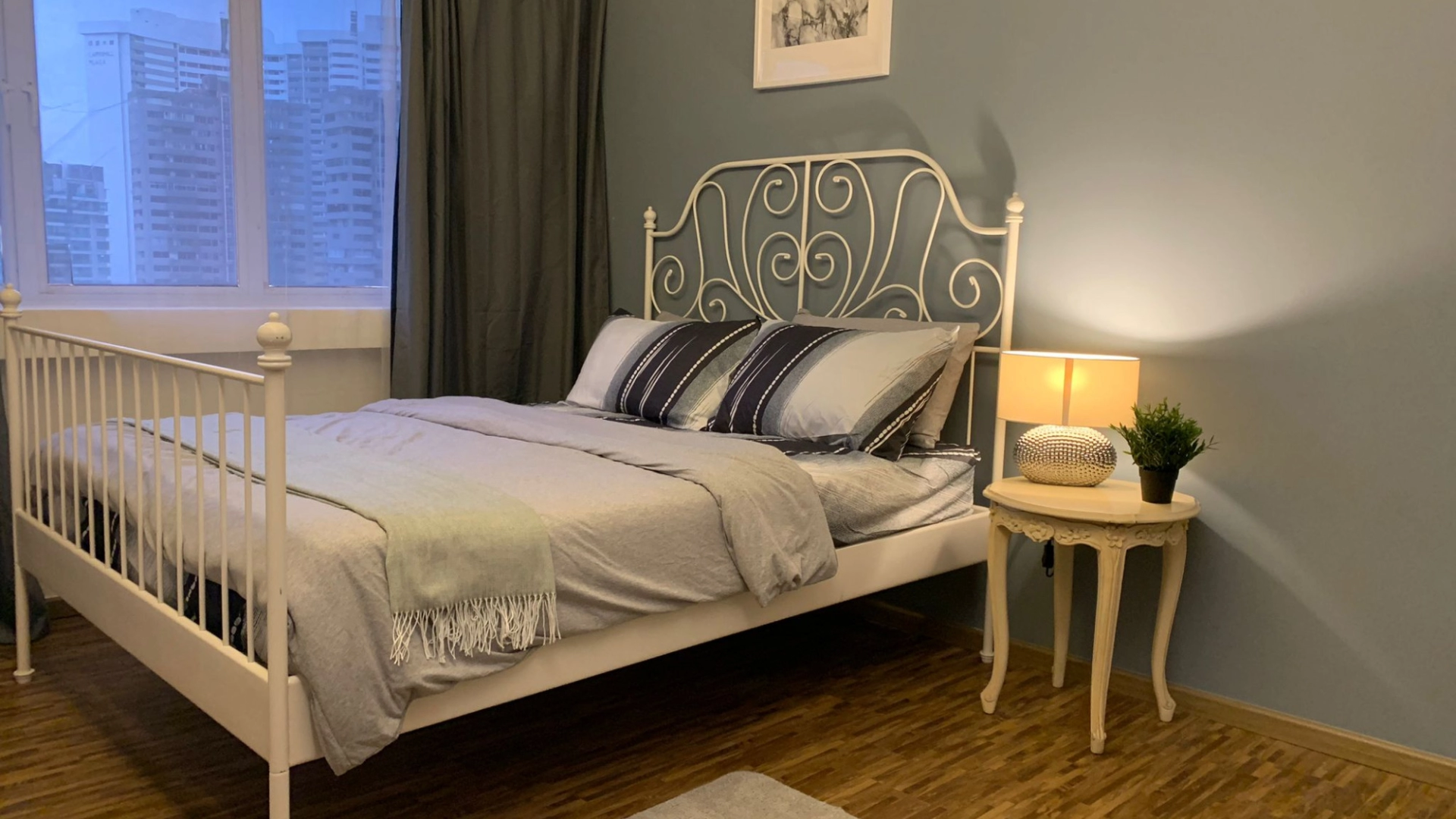 Lucky Plaza Apartments